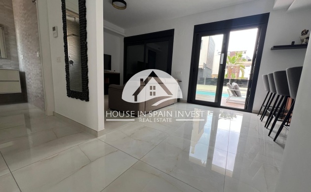 Resale - Villa - Orihuela Costa - Lomas De Cabo Roig