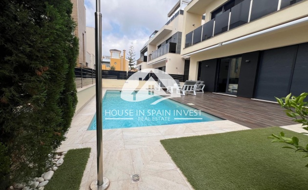 Resale - Villa - Orihuela Costa - Lomas De Cabo Roig