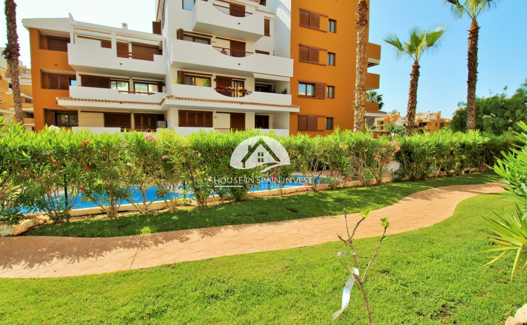 Resale - Apartment  - Torrevieja - Punta Prima  