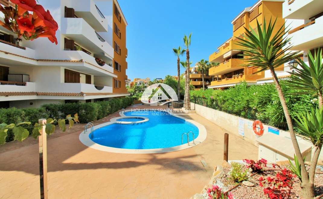 Resale - Apartment  - Torrevieja - Punta Prima  