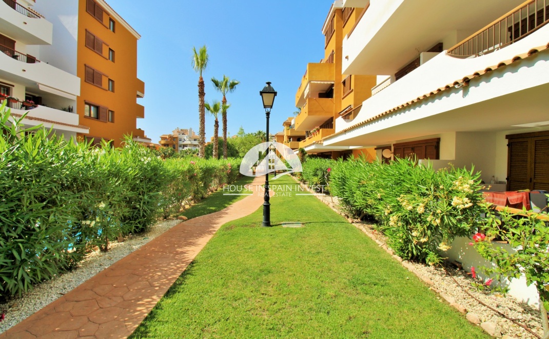 Resale - Apartment  - Torrevieja - Punta Prima  