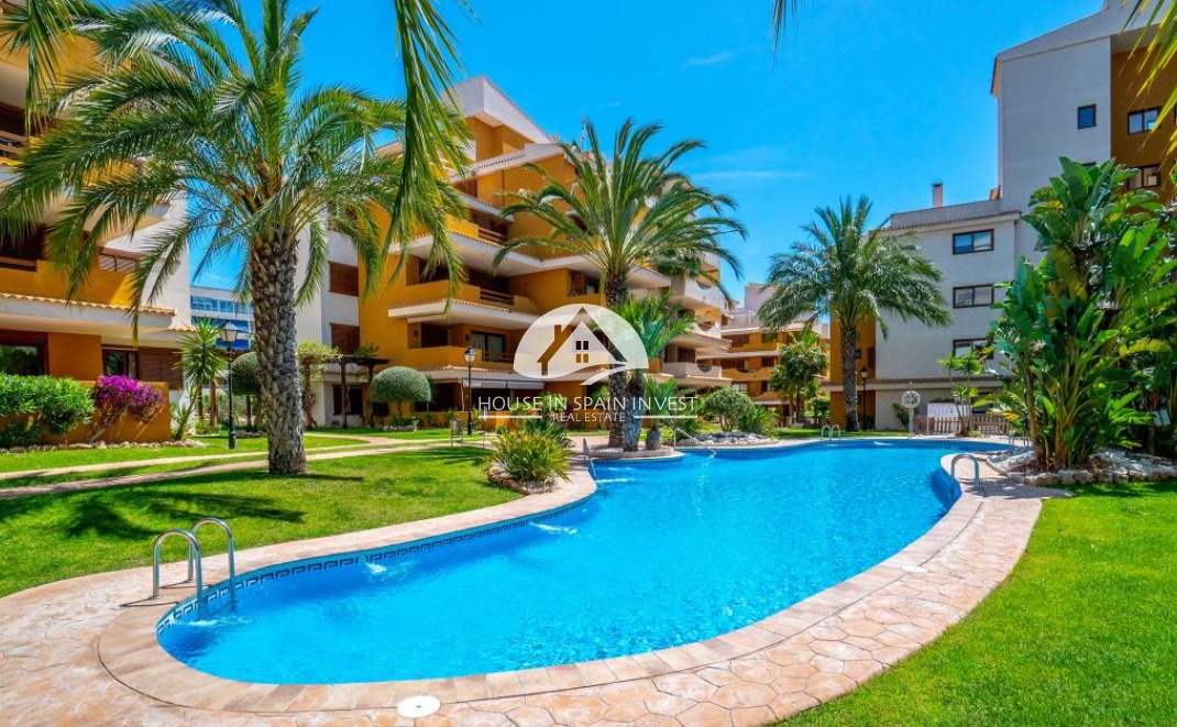 Resale - Apartment  - Torrevieja - Punta Prima  