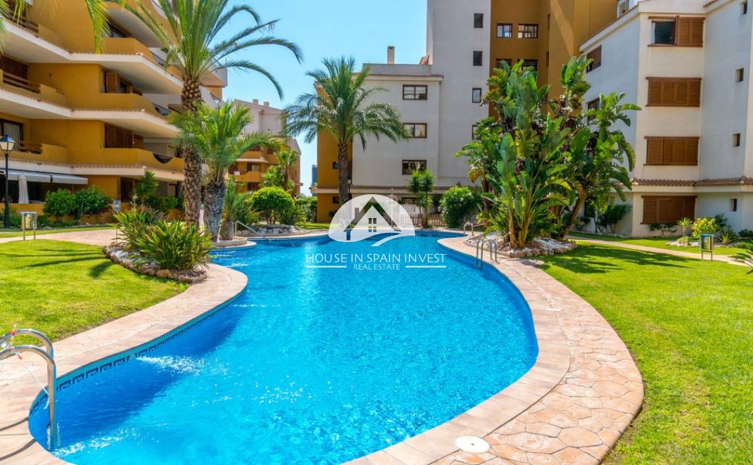 Resale - Apartment  - Torrevieja - Punta Prima  
