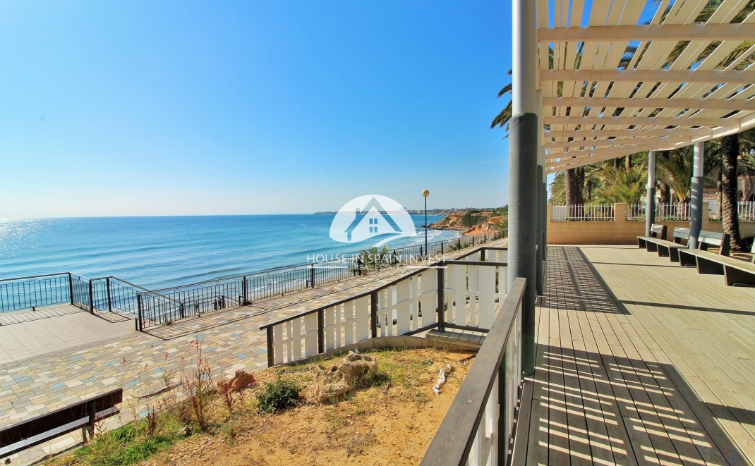 Resale - Apartment  - Torrevieja - Punta Prima  