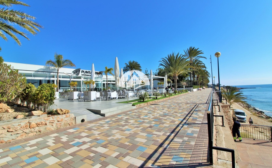 Resale - Apartment  - Torrevieja - Punta Prima  