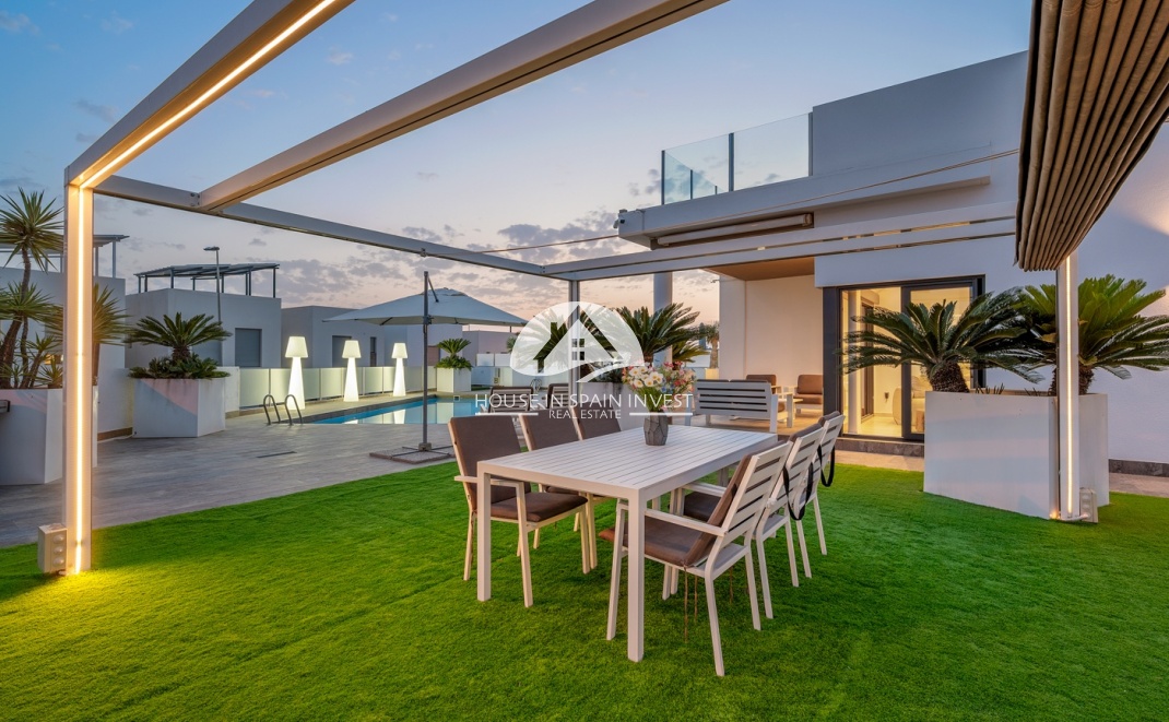 Resale - Villa - Orihuela Costa - Villamartín