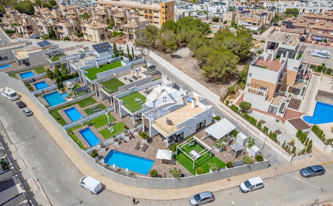 Resale - Villa - Orihuela Costa - Villamartín