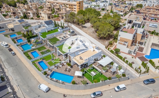 Resale - Villa - Orihuela Costa - Villamartín