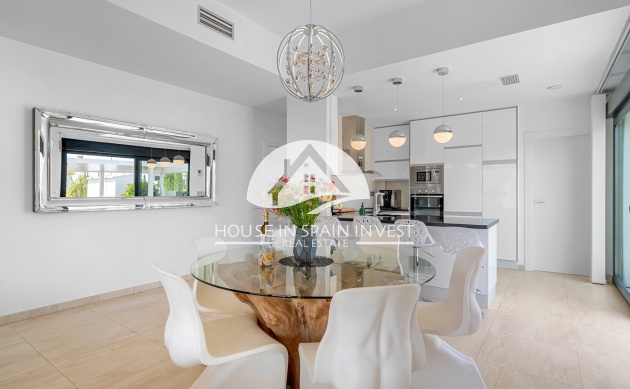 Resale - Villa - Orihuela Costa - Villamartín