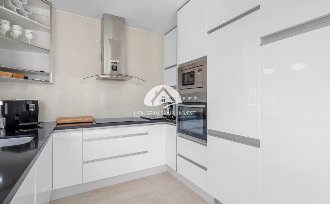 Resale - Villa - Orihuela Costa - Villamartín