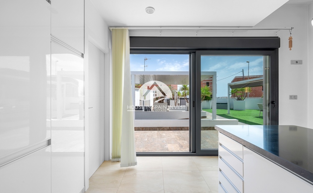 Resale - Villa - Orihuela Costa - Villamartín