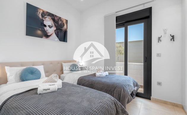 Resale - Villa - Orihuela Costa - Villamartín