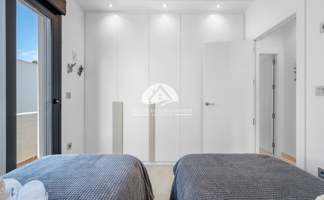 Resale - Villa - Orihuela Costa - Villamartín