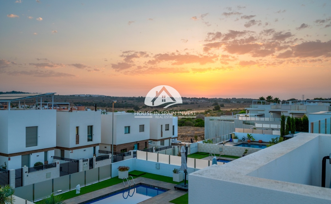 Resale - Villa - Orihuela Costa - Villamartín