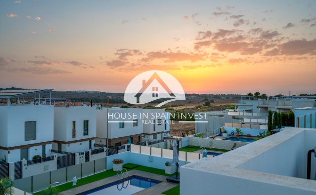 Resale - Villa - Orihuela Costa - Villamartín