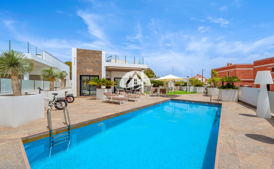 Resale - Villa - Orihuela Costa - Villamartín