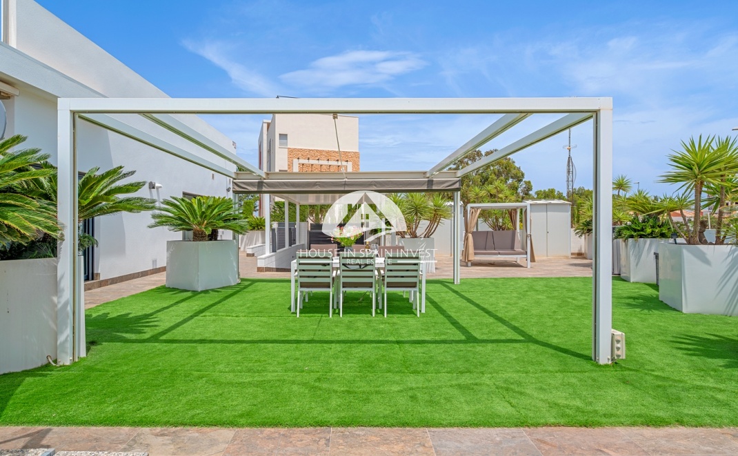 Resale - Villa - Orihuela Costa - Villamartín