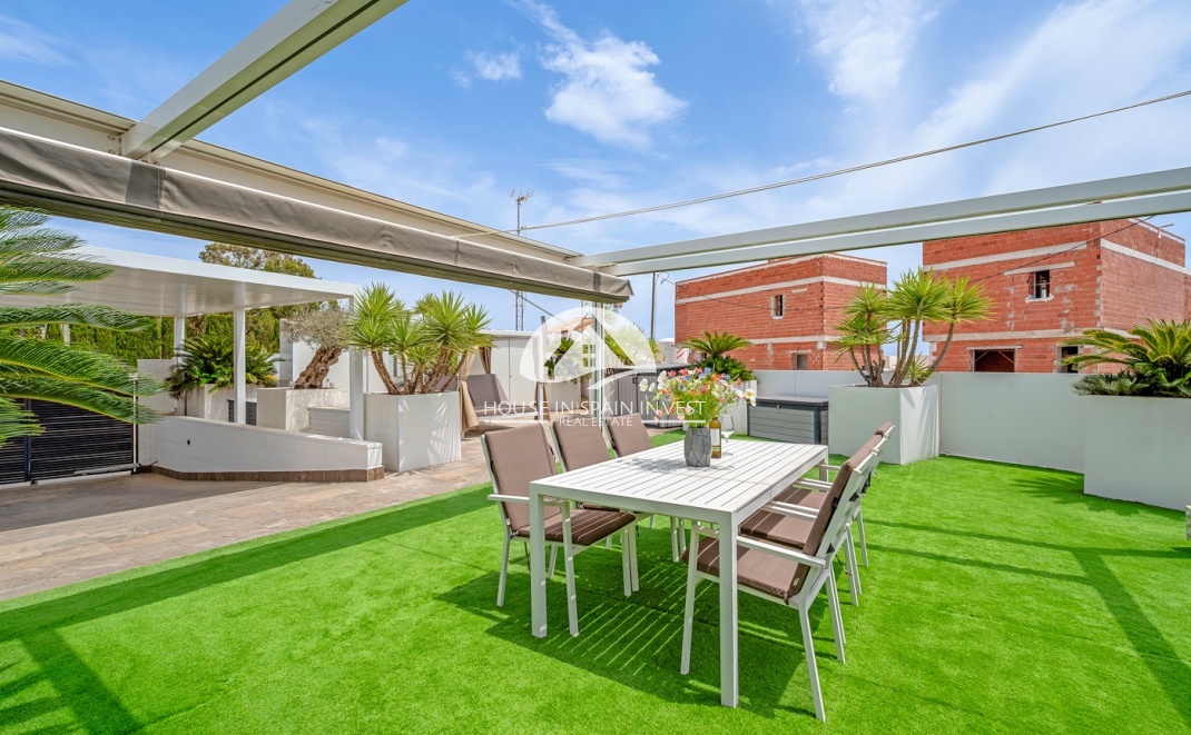 Resale - Villa - Orihuela Costa - Villamartín