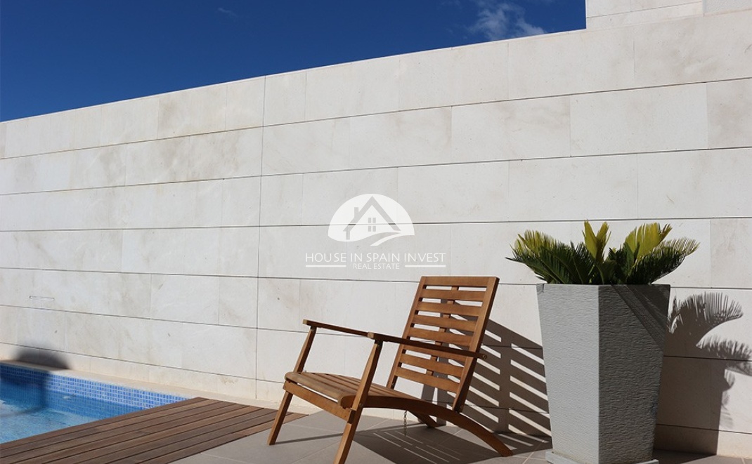 Resale - Villa - Orihuela Costa - La Zenia