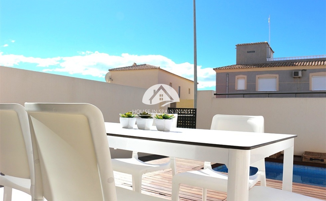 Resale - Villa - Orihuela Costa - La Zenia