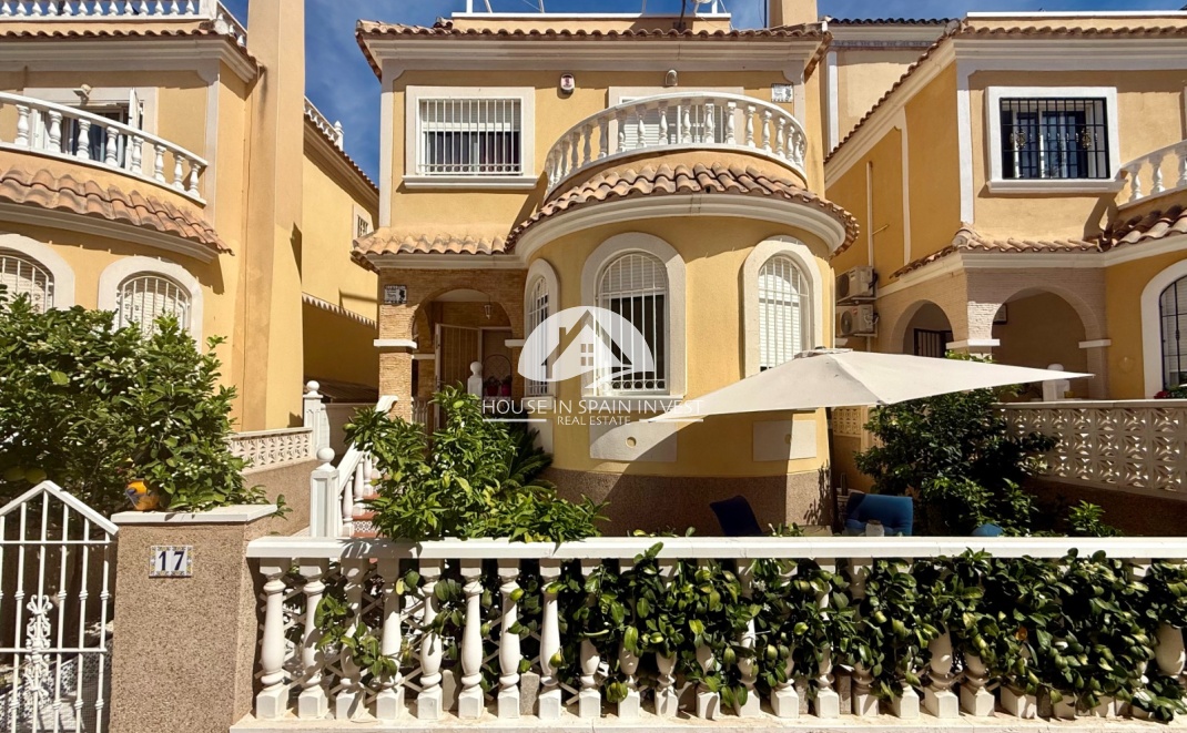 Resale - Villa - Orihuela Costa - Villamartín