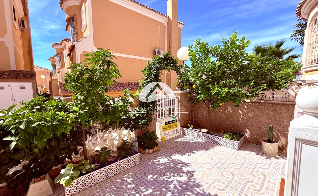 Resale - Villa - Orihuela Costa - Villamartín