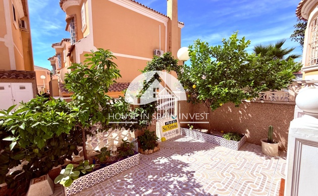 Resale - Villa - Orihuela Costa - Villamartín