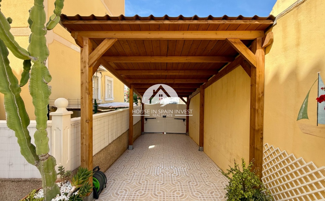 Resale - Villa - Orihuela Costa - Villamartín