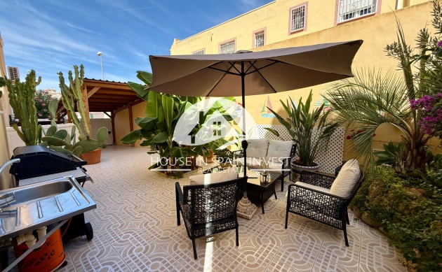 Resale - Villa - Orihuela Costa - Villamartín