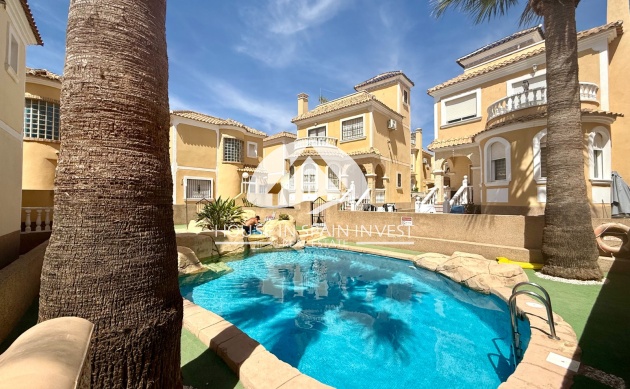 Resale - Villa - Orihuela Costa - Villamartín