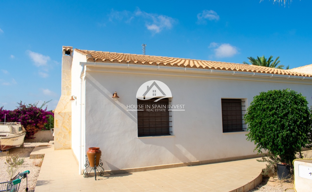 Resale - Villa - Guardamar del Segura - Guardamar - El Raso