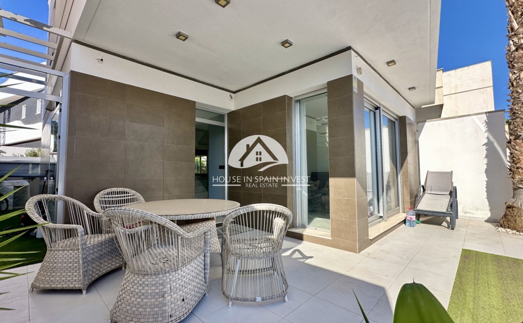 Resale - Villa - Orihuela Costa - Lomas De Cabo Roig