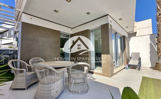 Resale - Villa - Orihuela Costa - Lomas De Cabo Roig