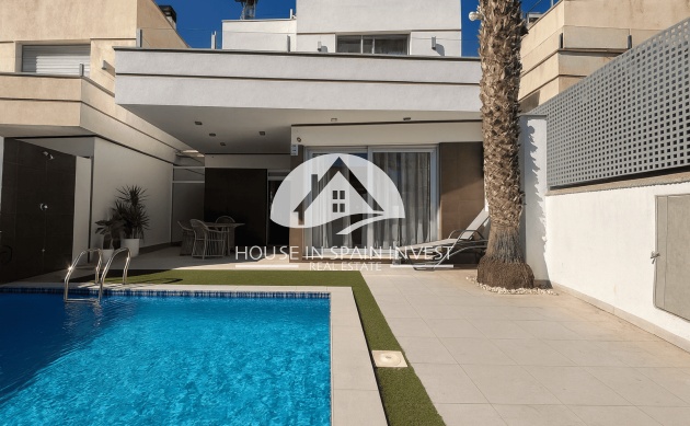Resale - Villa - Orihuela Costa - Lomas De Cabo Roig