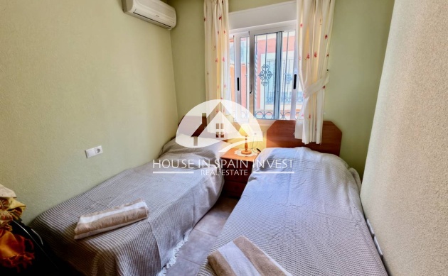 Resale - Villa - Guardamar del Segura - Guardamar - El Raso