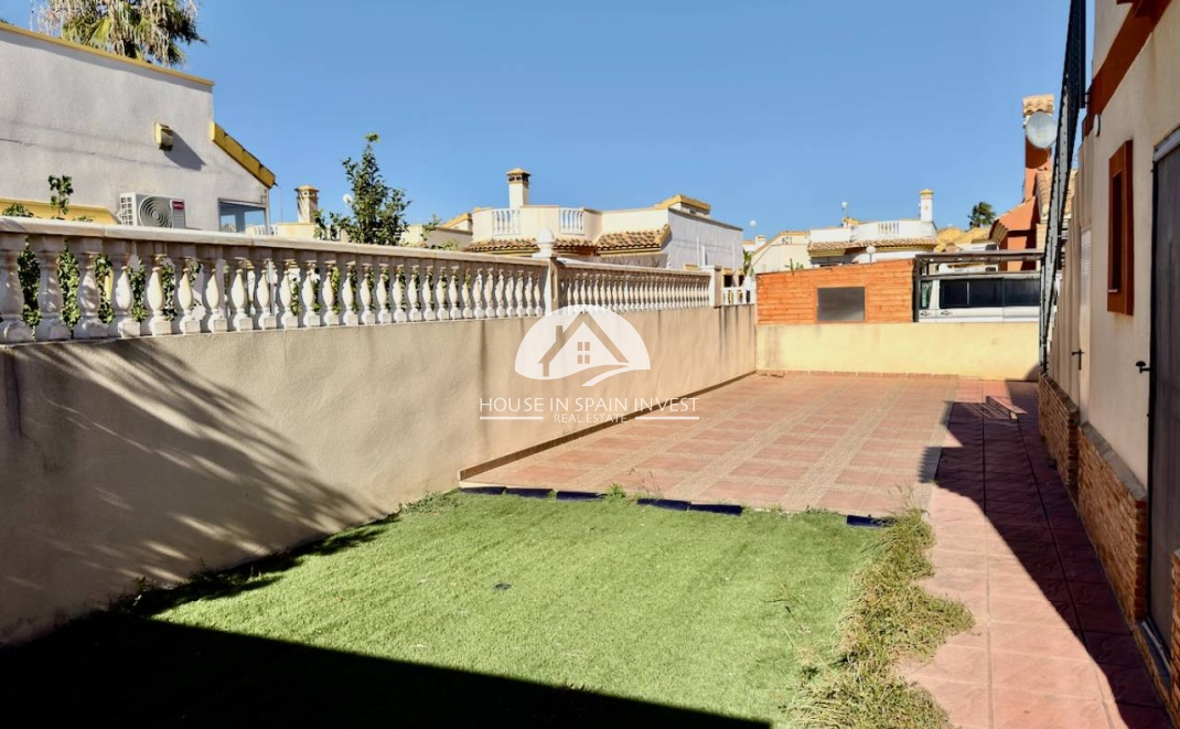 Resale - Villa - Guardamar del Segura - Guardamar - El Raso
