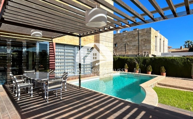 Resale - Villa - Orihuela Costa - Dehesa de campoamor