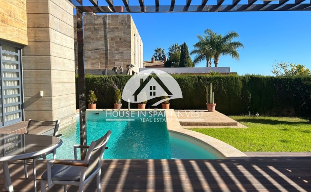 Resale - Villa - Orihuela Costa - Dehesa de campoamor