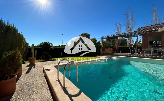 Resale - Villa - Orihuela Costa - Dehesa de campoamor