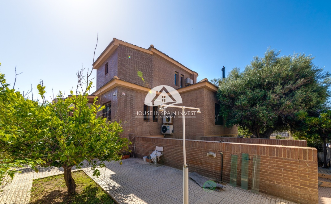 Resale - Villa - Torrevieja - La Mata