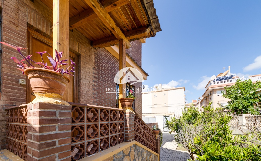 Resale - Villa - Torrevieja - La Mata