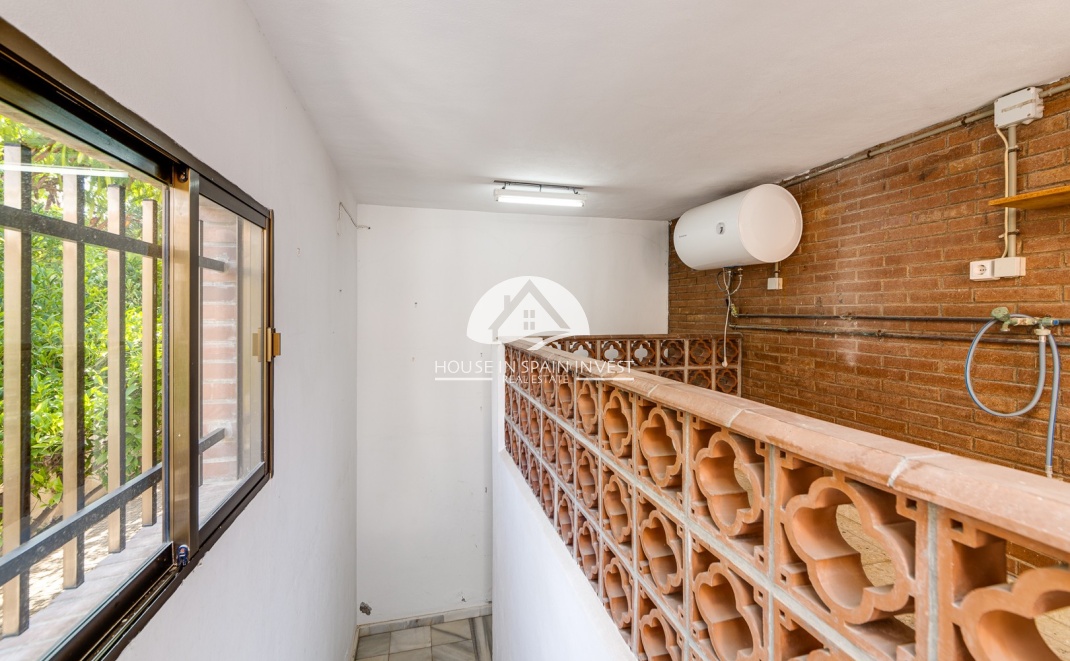 Resale - Villa - Torrevieja - La Mata