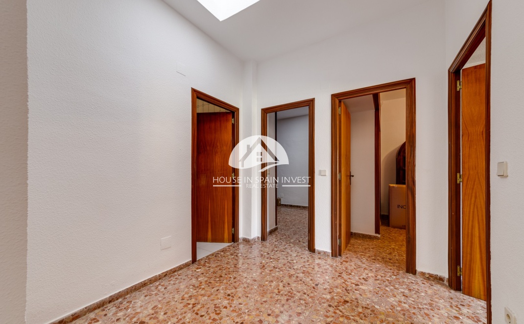 Resale - Villa - Torrevieja - La Mata