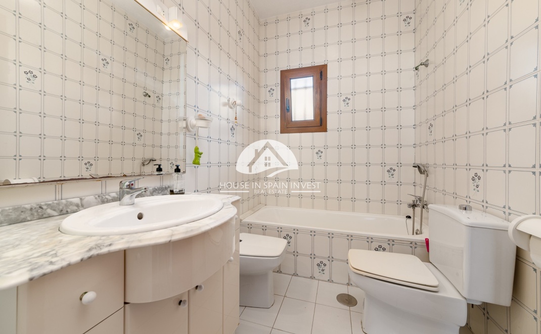 Resale - Villa - Torrevieja - La Mata