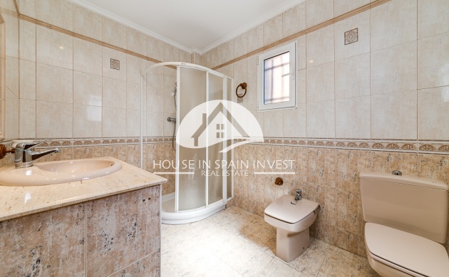 Resale - Villa - Torrevieja - La Mata