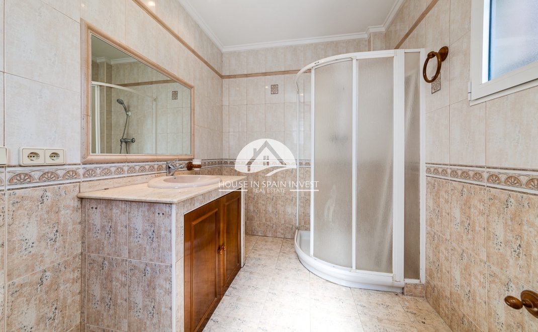 Resale - Villa - Torrevieja - La Mata