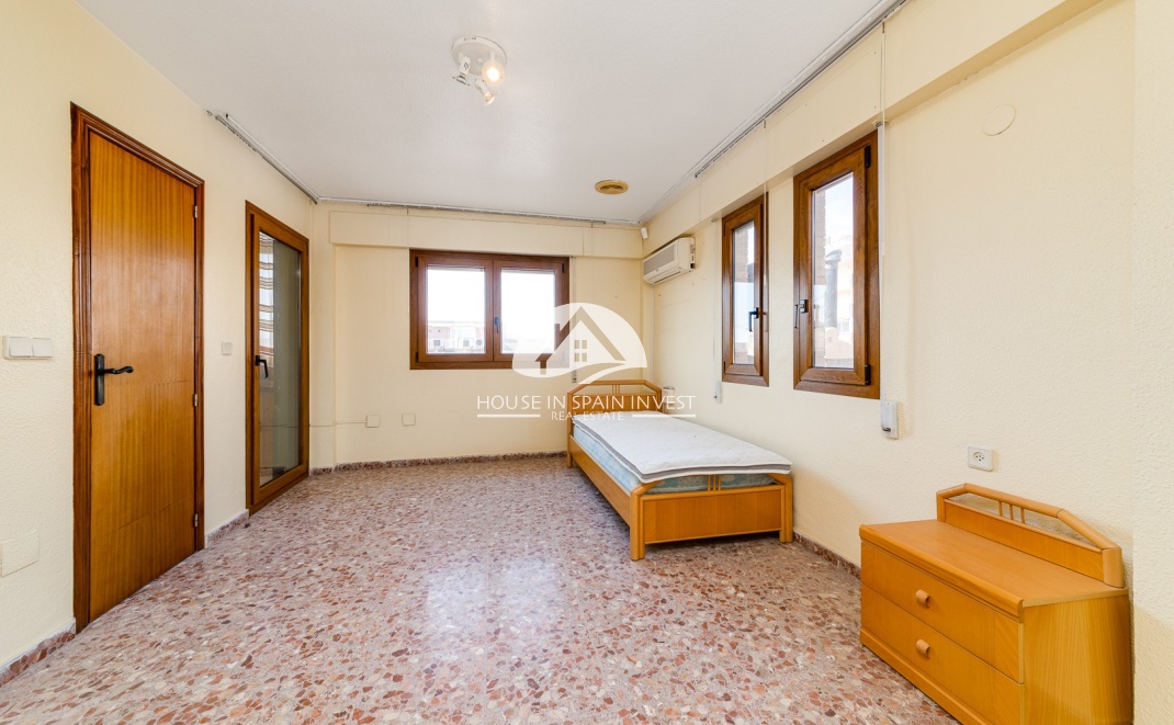 Resale - Villa - Torrevieja - La Mata