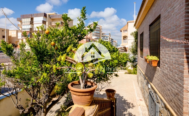 Resale - Villa - Torrevieja - La Mata