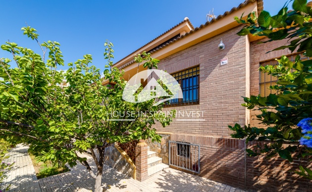 Resale - Villa - Torrevieja - La Mata