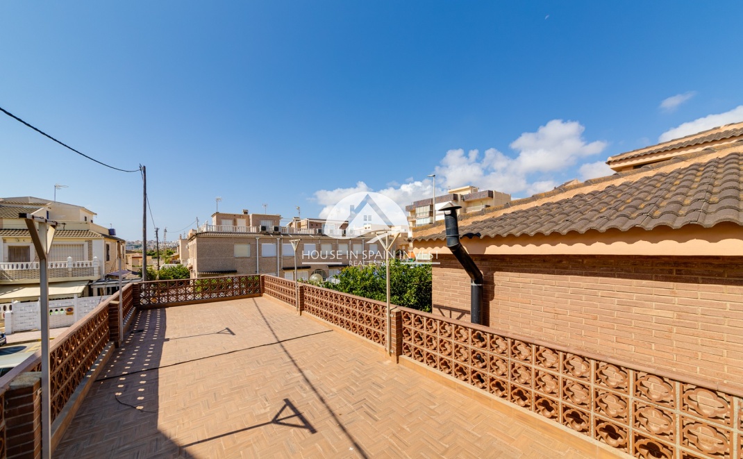 Resale - Villa - Torrevieja - La Mata